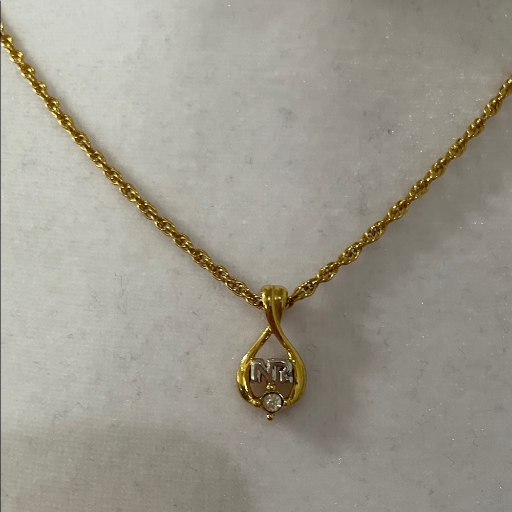 🌸Nina Ricci Gold Necklace